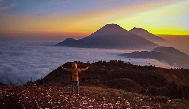 Puncak Gunung Prau