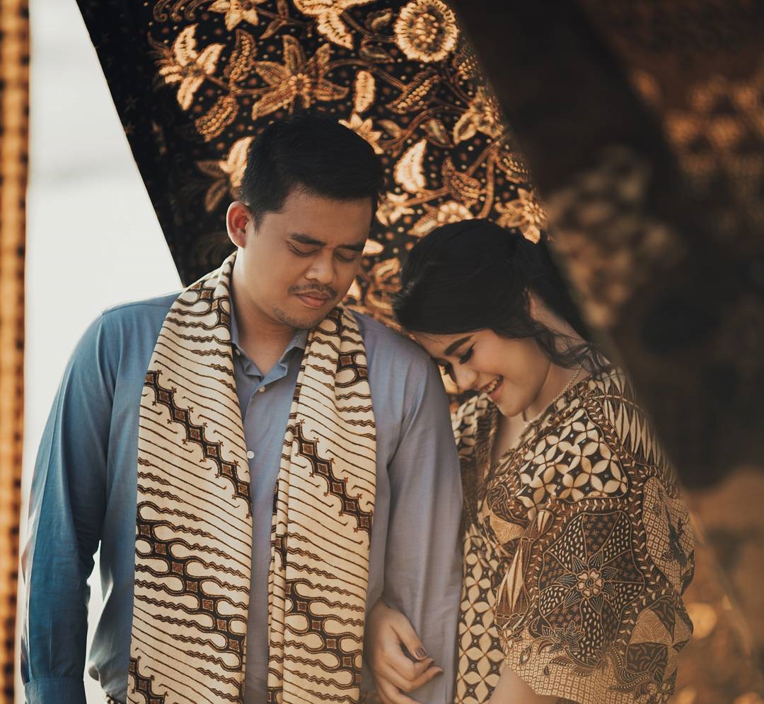 7 Langkah Mencuci Baju Batik Biar Warnanya Nggak Mudah Pudar. Please, Jangan Asal!