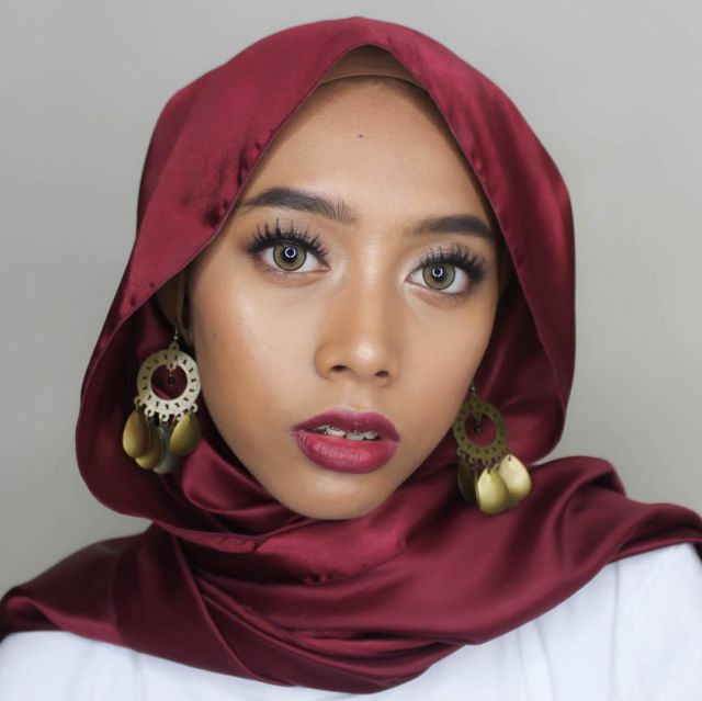 warna hijab yang cocok untuk kulit sawo matang