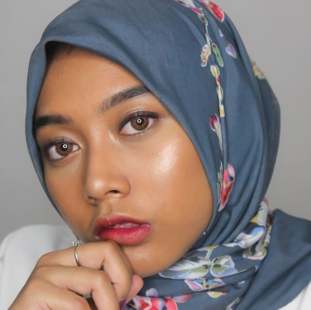 warna hijab yang cocok untuk kulit sawo matang