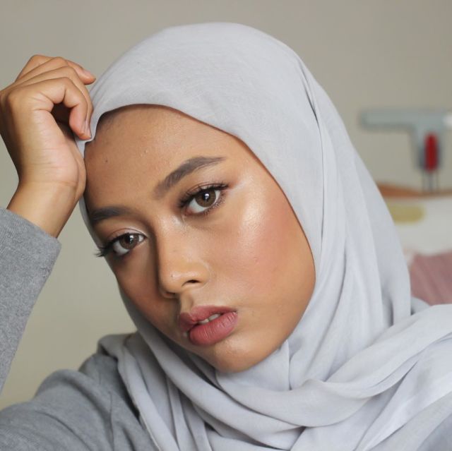 warna hijab yang cocok untuk kulit sawo matang