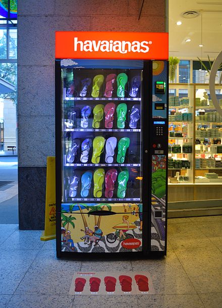 produk sendal di vending machine