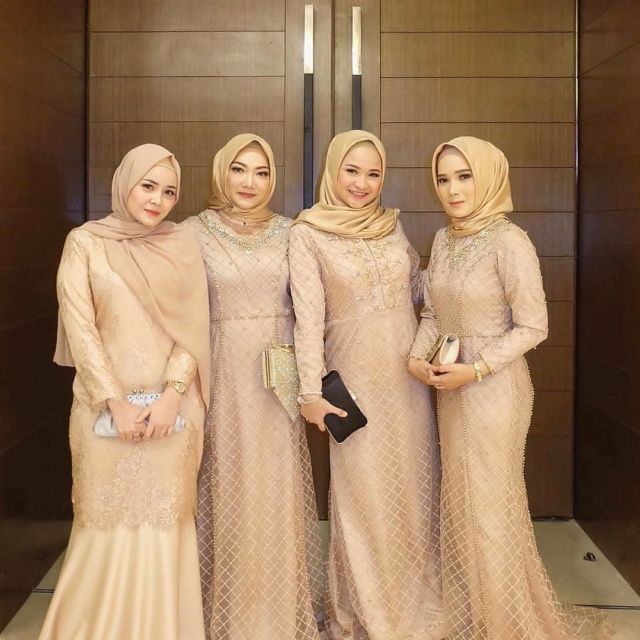 baju bridesmaid nude