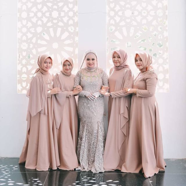 baju bridesmaid nude