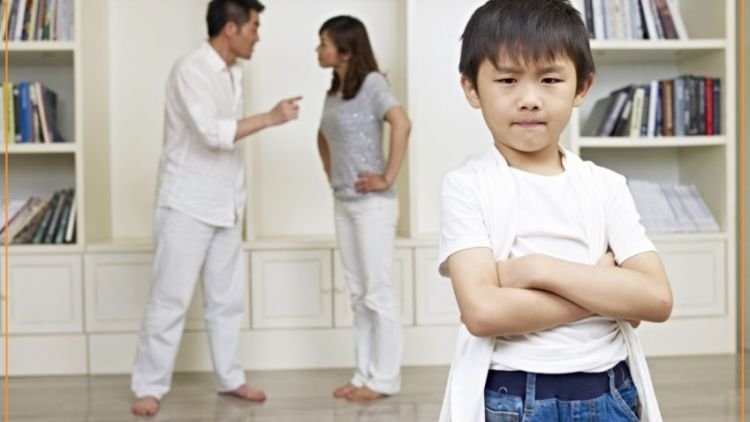 Anak 6 Tahun Lari ke Kantor Polisi Saat Lihat Orang Tuanya Bertengkar. Kita Juga Berhak Melaporkan lo