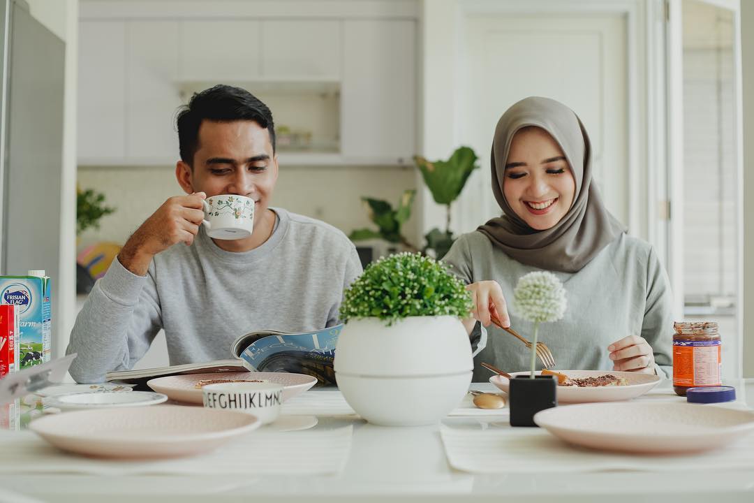 Tak Ada Istilah Telat Menikah. Sebab Tuhan Telah Mengatur Jodoh Tiap Orang dengan Sangat Adil