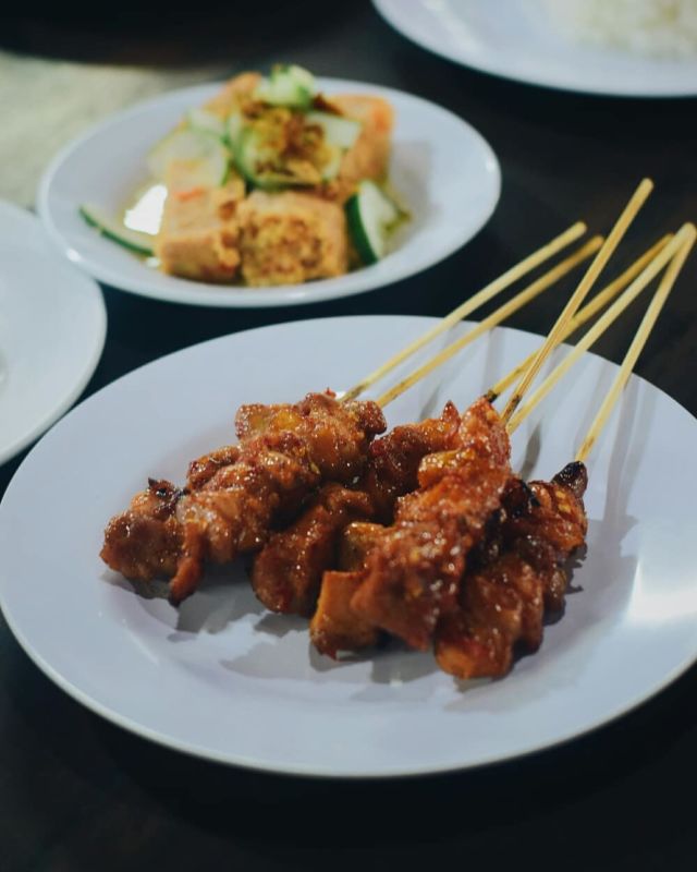 Sate Ayam Merah dari Sate Ratu