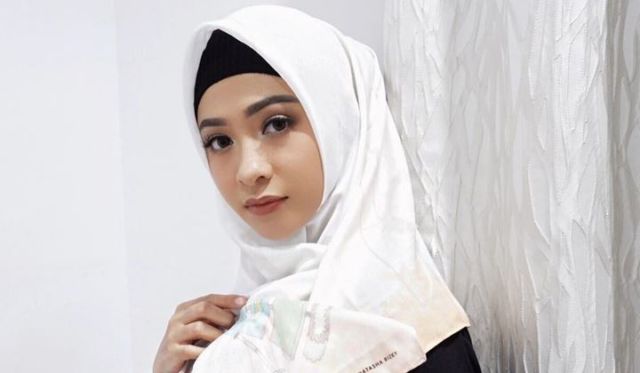 Poppy Bunga Berjilbab