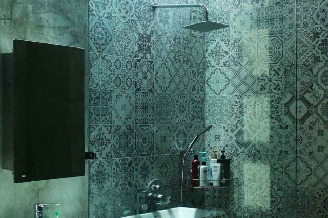 Shower box kamar mandi A+A House di Bandung karya LUWIST Spatial