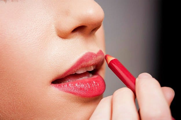 5 Tips Pemakaian Lip Liner. Asal Diikuti, Bibirmu Bisa Cetar Membahana