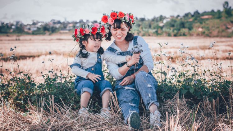 5 Alasan Realistis Para Ibu Sah-sah Saja Jadi ‘Egois’. Bukankah Ibu Juga Butuh Bahagia?