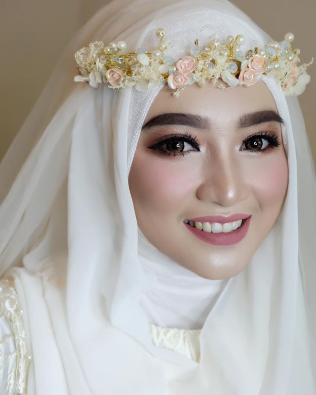 pengantin hijab mahkota