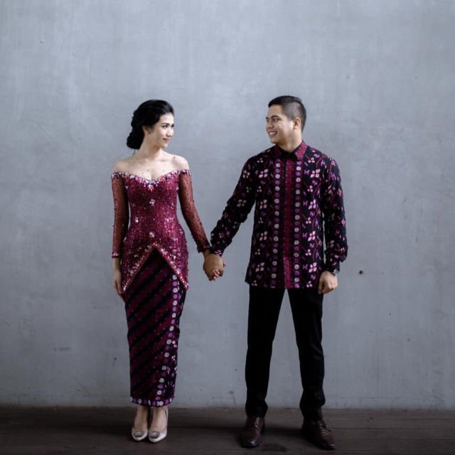 kebaya warna cerah