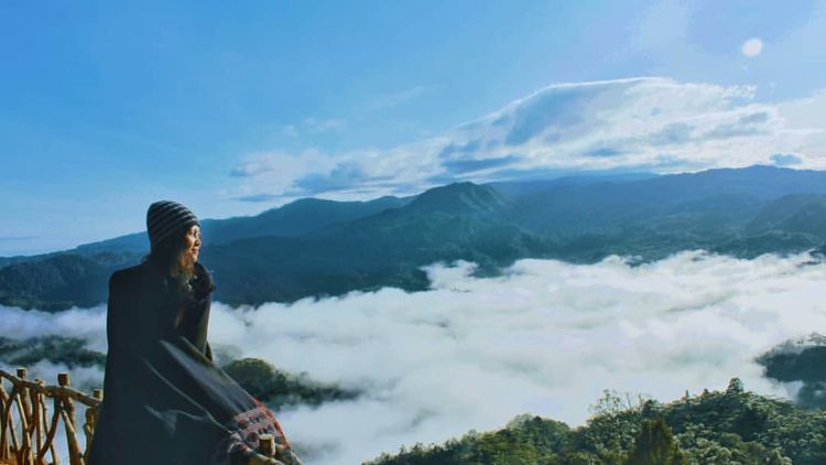 Cuma 3 Jam dari Jakarta, Negeri Atas Awan Gunung Luhur Tawarkan Keindahan Alam yang Luar Biasa!