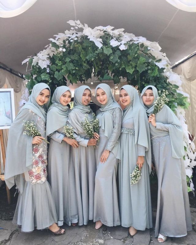 Model Baju Bridesmaid Warna Tosca