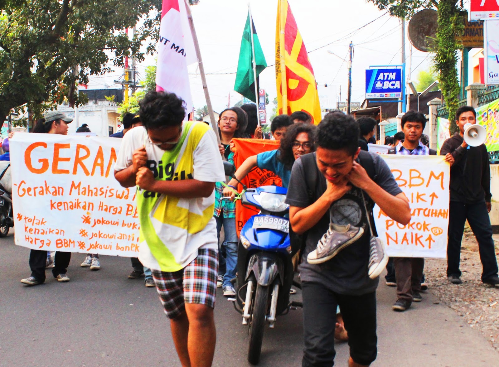 6 Bekal yang Kudu Disiapkan Buatmu yang Baru Pertama Kali Turun ke Jalan untuk Aksi Massa