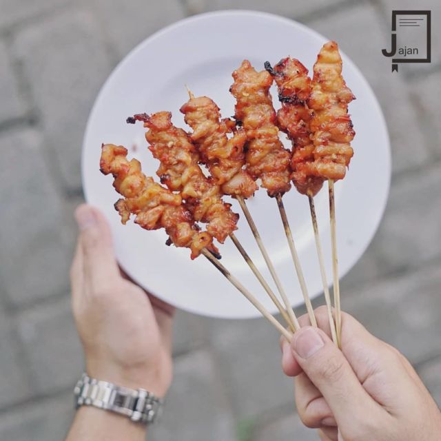 Sate Ayam Merah dari Sate Ratu