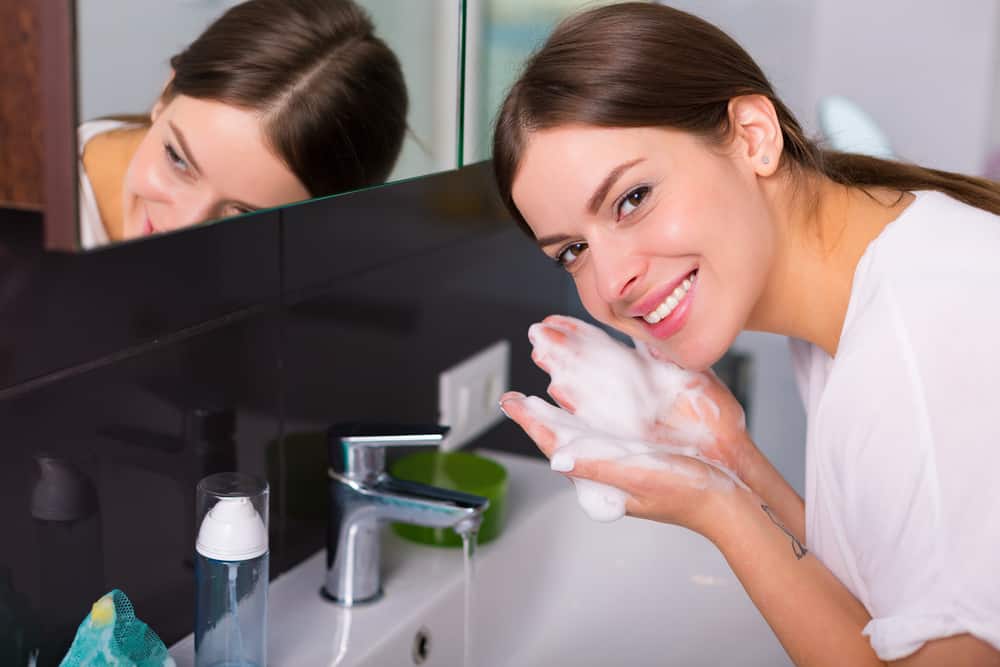 5 Rekomendasi Facial Wash dengan Harga Murah tapi Kualitasnya Nggak Murahan