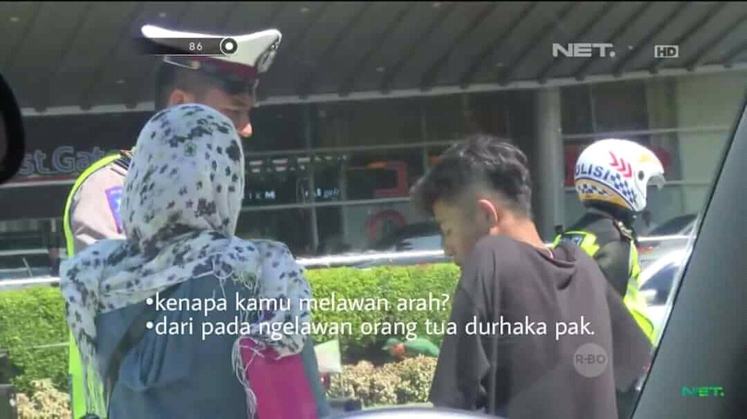 13 Meme Receh Polisi di Program TV. Kalau yang Begini sih Masih Bisa Galak, tapi Santuy Tanpa Rusuh