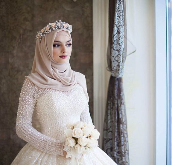 pengantin hijab mahkota