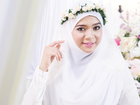 pengantin hijab mahkota