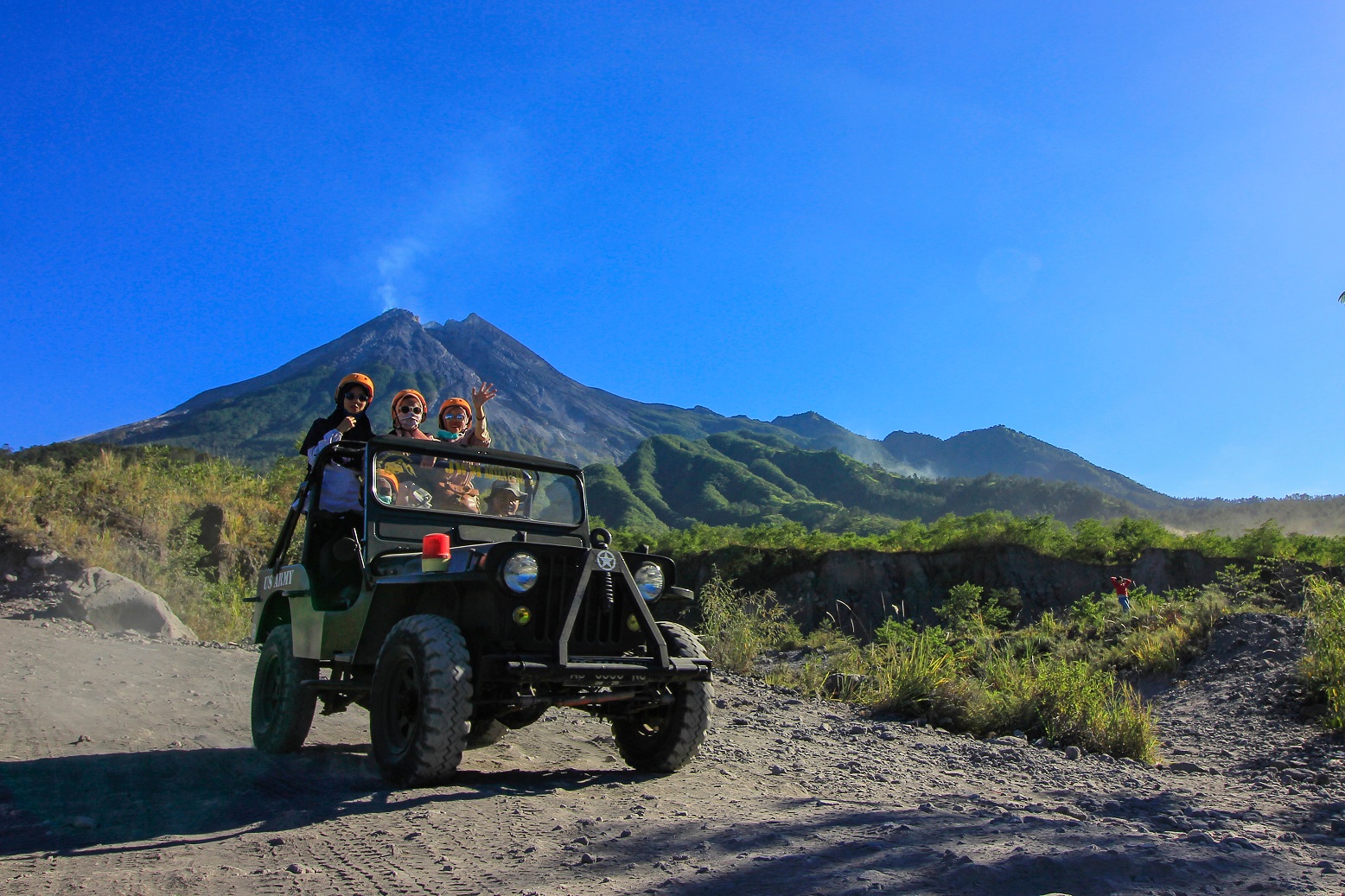 Lava Tour, Aktivitas Wisata Menyusuri Jalur Erupsi Merapi. Petualangannya Seru dan Bikin Ketagihan!