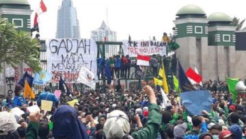 Rangkuman Kejadian Sebagai Buntut Demo Massal, Mulai Penangkapan Aktivis Sampai Intimidasi Jurnalis