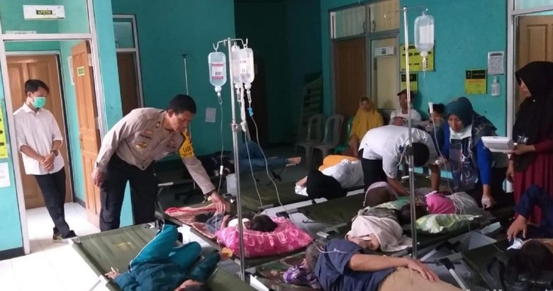 Dalam Sehari Ada 2 Kasus Keracunan Massal di Sukabumi. Korbannya Mencapai Ratusan Termasuk Anak-anak