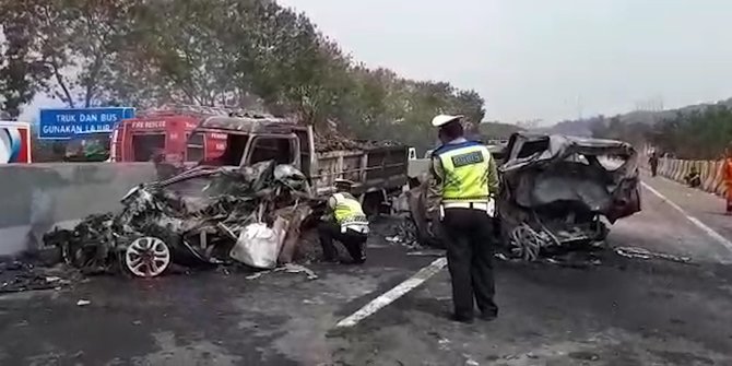 Tol Cipularang Kembali Makan Korban. Ini 5 Kemungkinan Penyebab Kenapa Sering Ada Kecelakaan di Sana