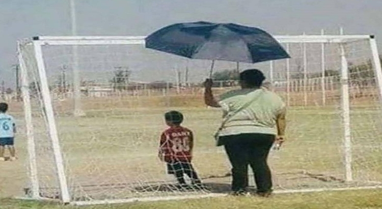 12 Perjuangan Orang Tua buat Anak yang Lucu, tapi Bikin Haru. Mewek Bahagia Kalau Lihat Beginian!