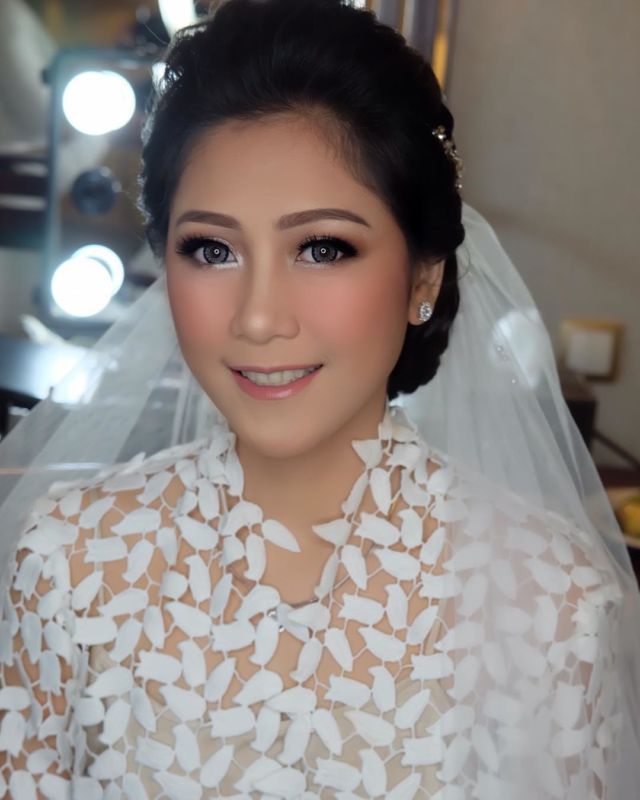 10 Ide Wedding Make-up si Kulit Sawo Matang. Rahasia Kulitmu Terlihat Paripurna Cemerlang!