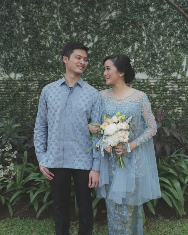 baju couple lamaran