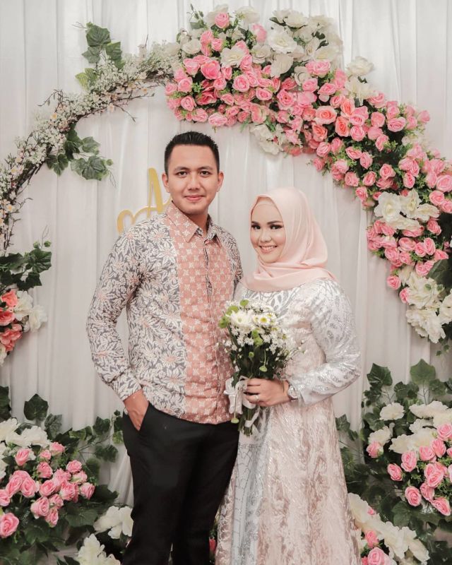 baju couple lamaran