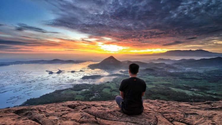 Gunung Lembu, Gunung dengan Pemandangan Alam yang Cantik nan Spektakuler di Purwakarta