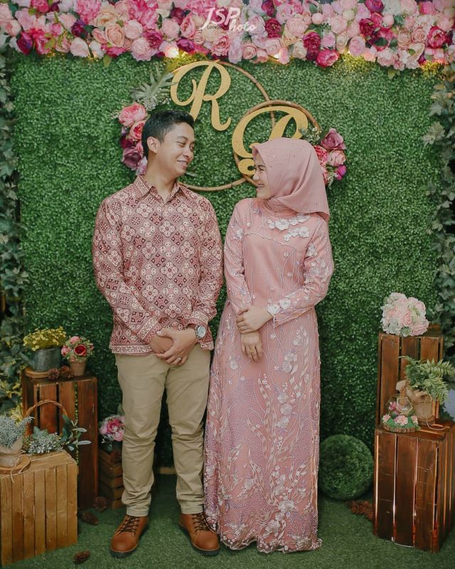 baju couple lamaran