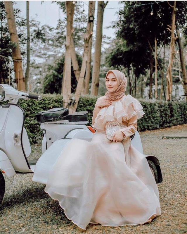 gaun pernikahan organza