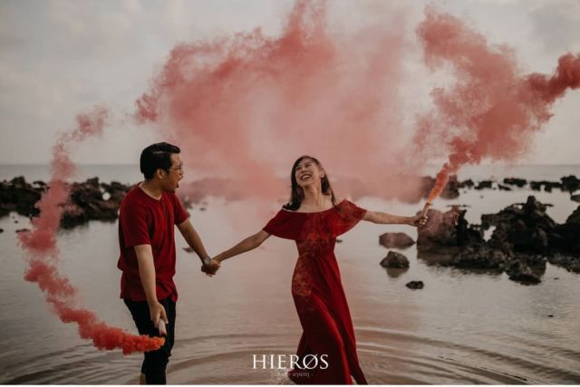 prewedding smoke bomb