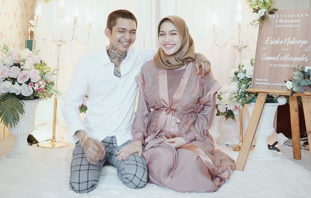 Warganet Bertanya Apakah sang Istri Hamil Duluan, Young Lex Blak-blakan Ungkap Fakta Pernikahan