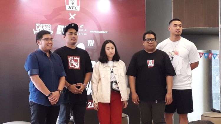 Sambut 40 Tahun, KFC Indonesia Hadirkan Koleksi Apparel Serba Ayam