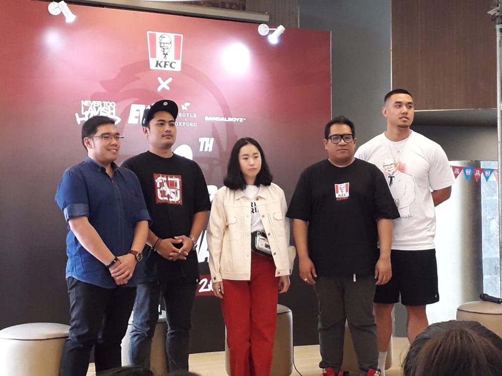 Sambut 40 Tahun, KFC Indonesia Hadirkan Koleksi Apparel Serba Ayam