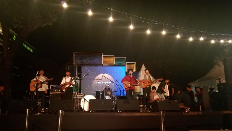 Berburu Barang Lucu dan Artsy Sambil Menikmati Band-Band Kece di Land of Leisure YK