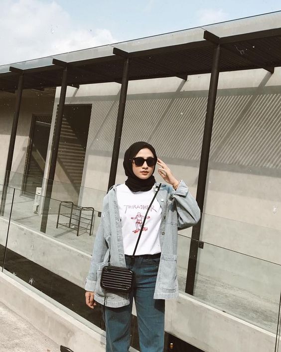 OOTD Style Kemeja, Jeans & Sneakers Kekinian