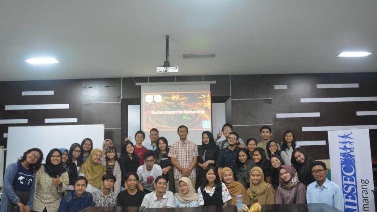 Serunya “Sinau Bebarengan AIESEC Semarang Vol.6” yang Bahas Soal Social Impact di Semarang