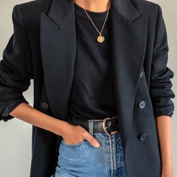 Inspirasi Oversized Blazer untuk Berbagai Acara Pentingmu