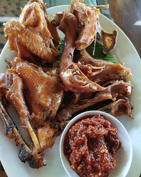 Ayam Goreng Bu Tini - Photo by Indra Gunawan Cen