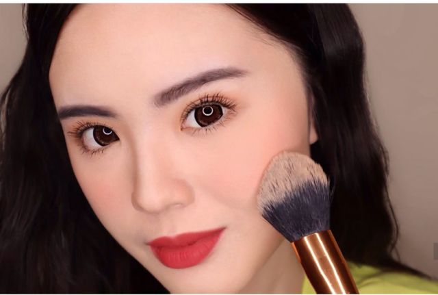 Perhatikan Makeup Mata