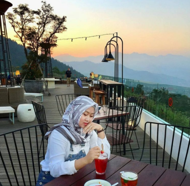 Cafe Outdoor di Malang Fifteen Celcius