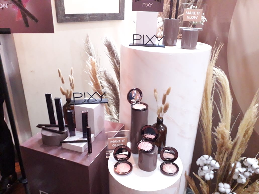 PIXY Lengkapi Produk Makeup Lewat PIXY Make It Glow Series Terbaru