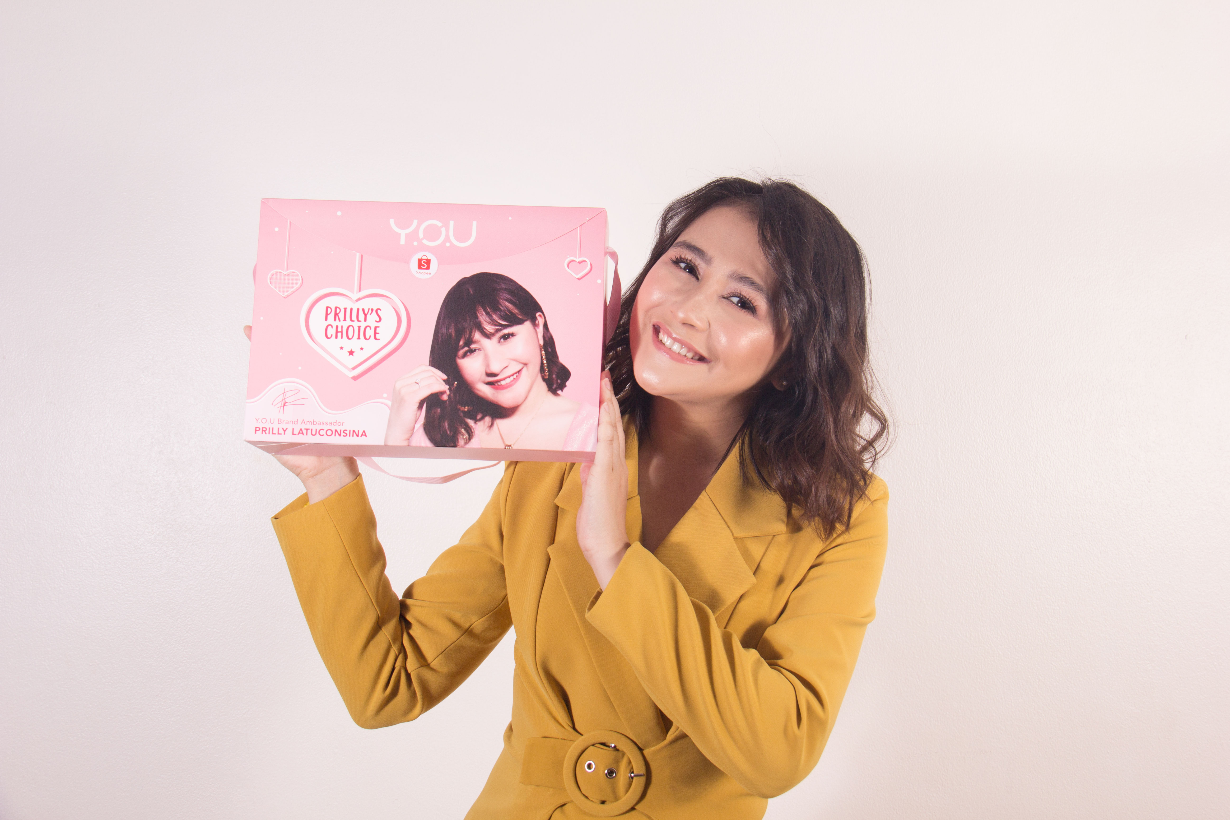 Prilly Latuconsina Jadi Brand Ambassador Terbaru Merek Kosmetik Lokal Y.O.U