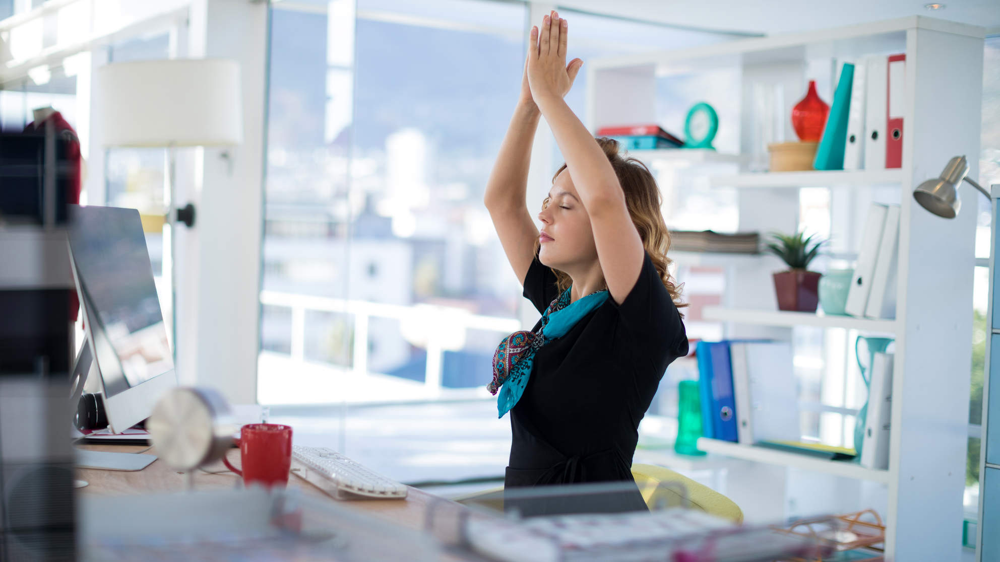 7 Self Care di Kantor yang Bikin Produktif dan Nggak Ngeluhan. Kerja Nyaman, Hati pun Senang